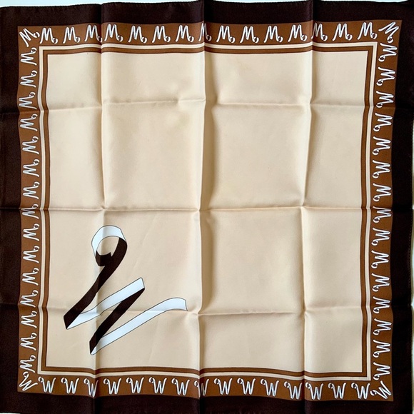 🛍️🛍️ Willa or Wendy? Vintage Italian monogram scarf - Picture 1 of 6